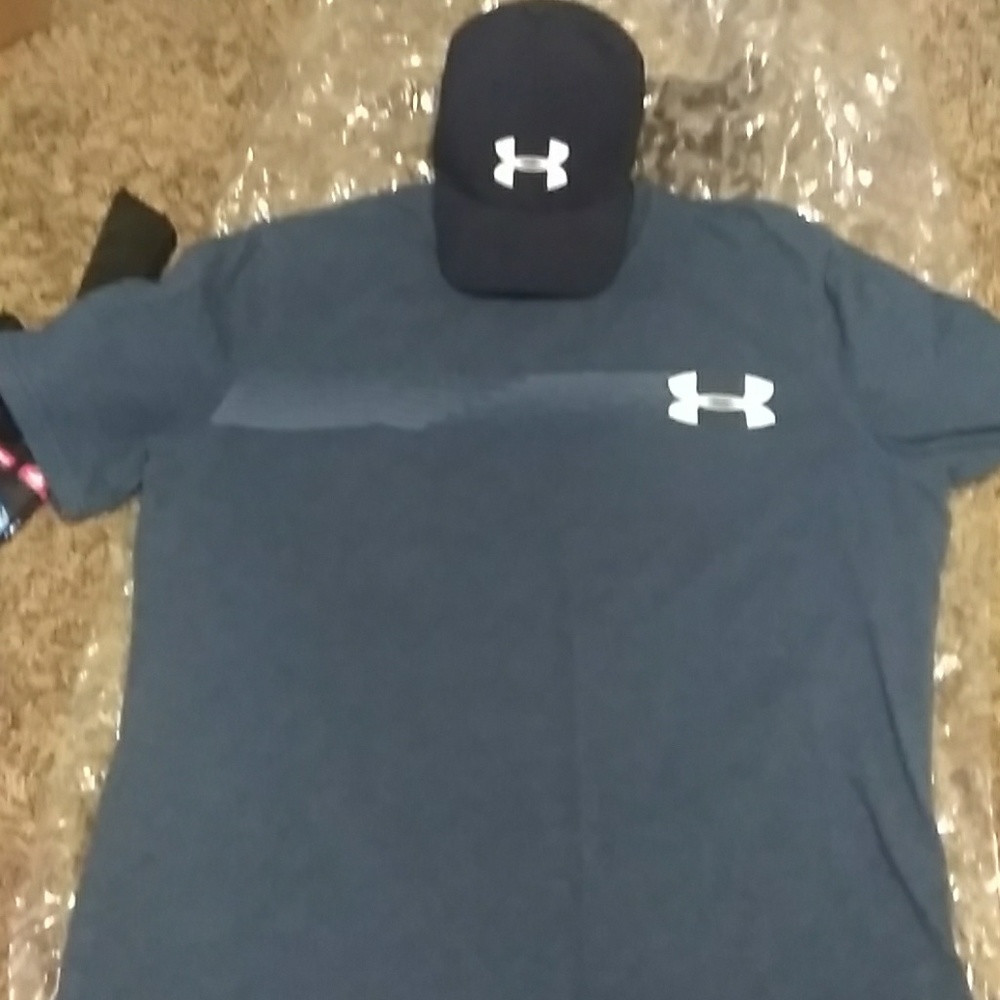Under armour loose heatgear t-shirt